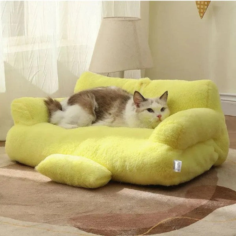 Luxury Warm Plush Bed for Cats Regal Retreat
