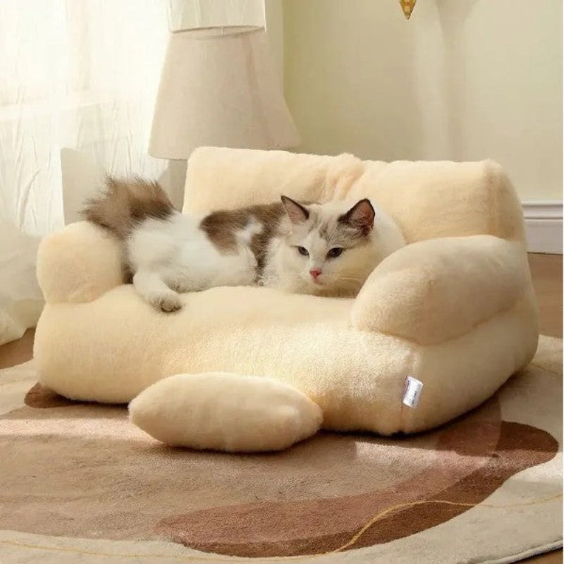 Luxury Warm Plush Bed for Cats Regal Retreat