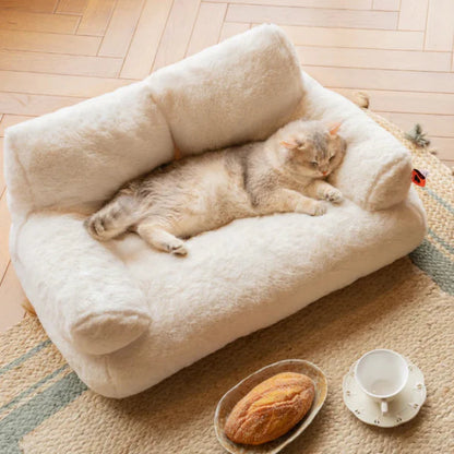 Luxury Warm Plush Bed for Cats Regal Retreat
