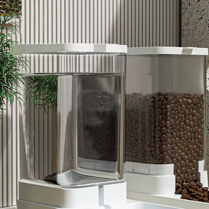 Automatic Gravity Water Fountain for Cats Simplify Feeding